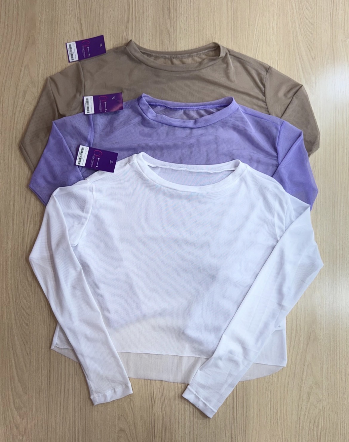 Cropped tule manga longa